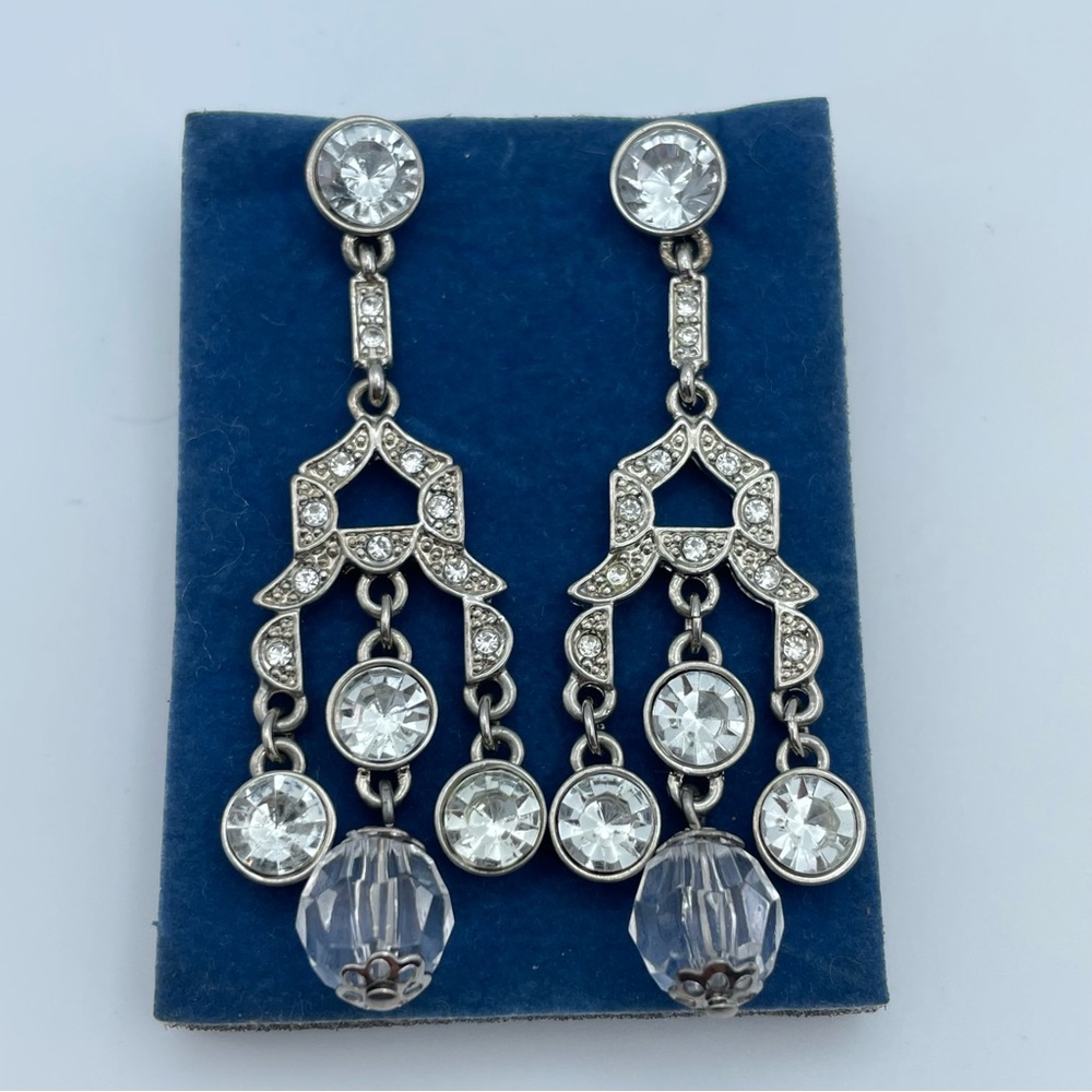 Elegant Avon Crystal Rhinestone Chandelier Earrings Silver Plated Pierced 2008